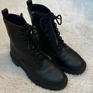 BANANA REPUBLIC Sz 6 black  Lace-Up Ankle Conbat Boots-